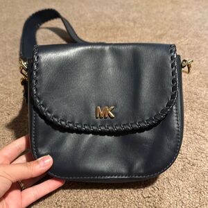 Micheal kors dark blue cross body